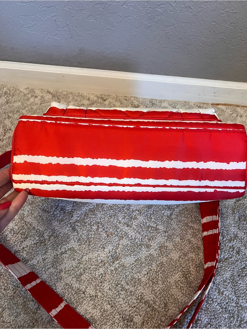 Lug Stretch LS Crossbody Bag Red White Stripe NWOT RFID Organizer Purse - Picture 12 of 16